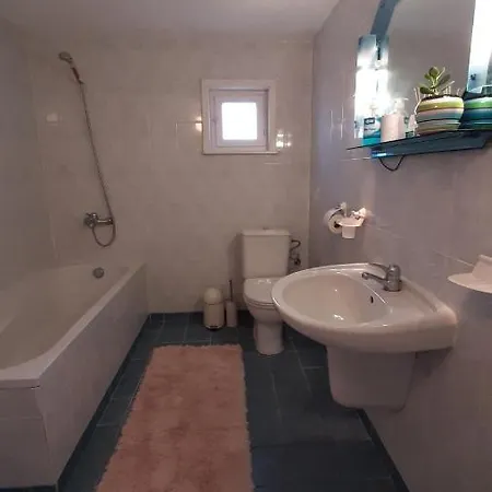 сънтовец - на брега на язовир цонево Ваканционна къща *